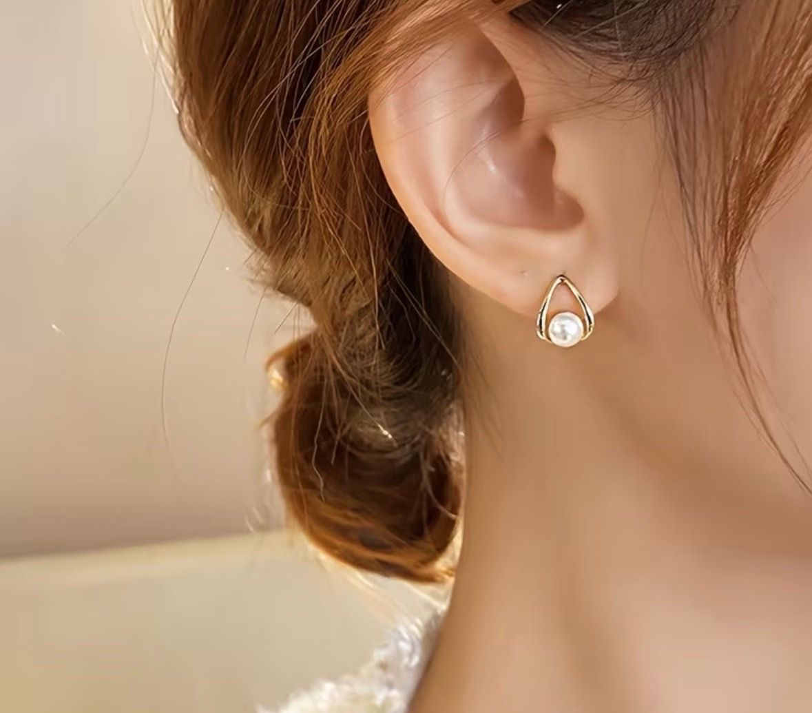 Gold tone earrings- New - photo 4