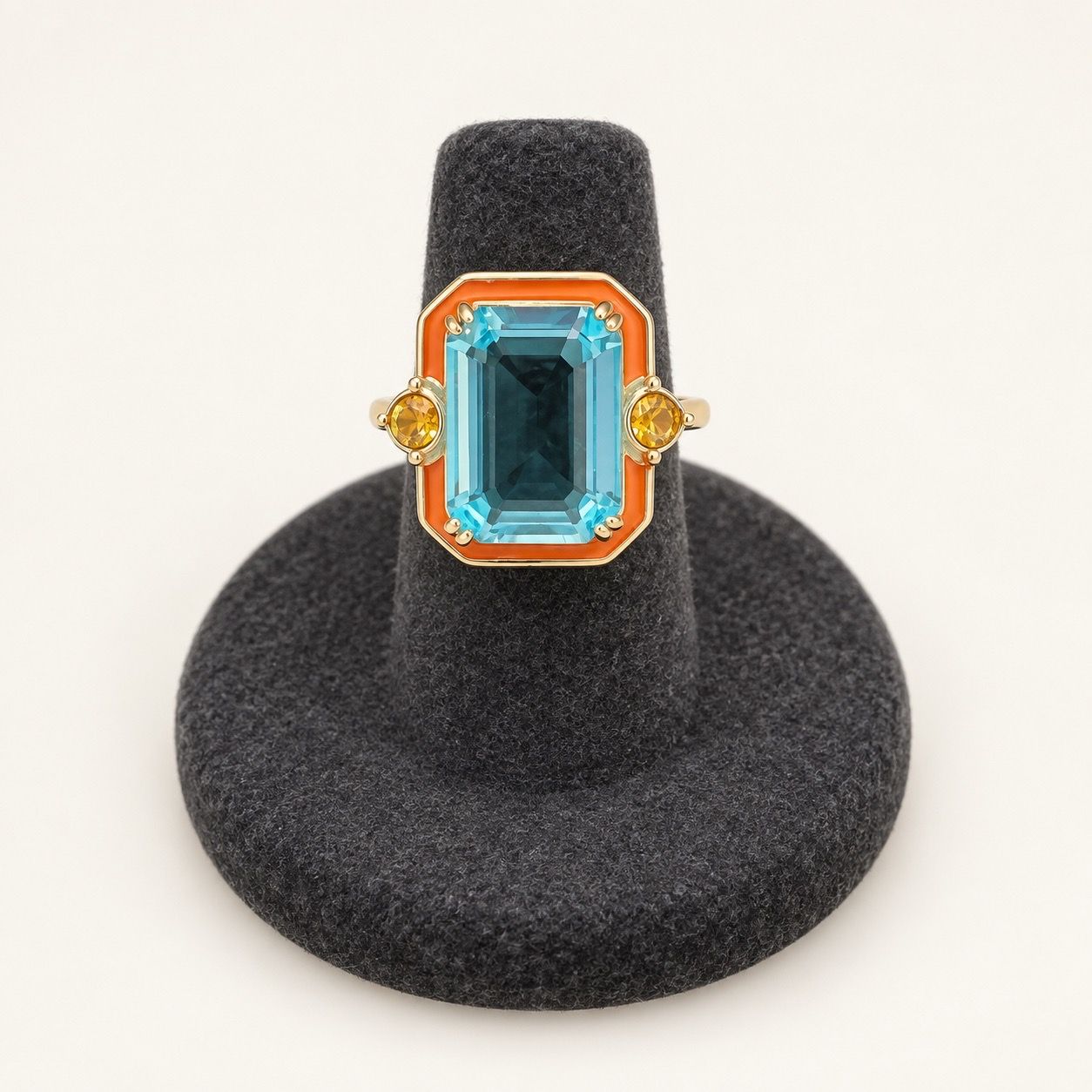 Gold tone cocktail ring sz 7
