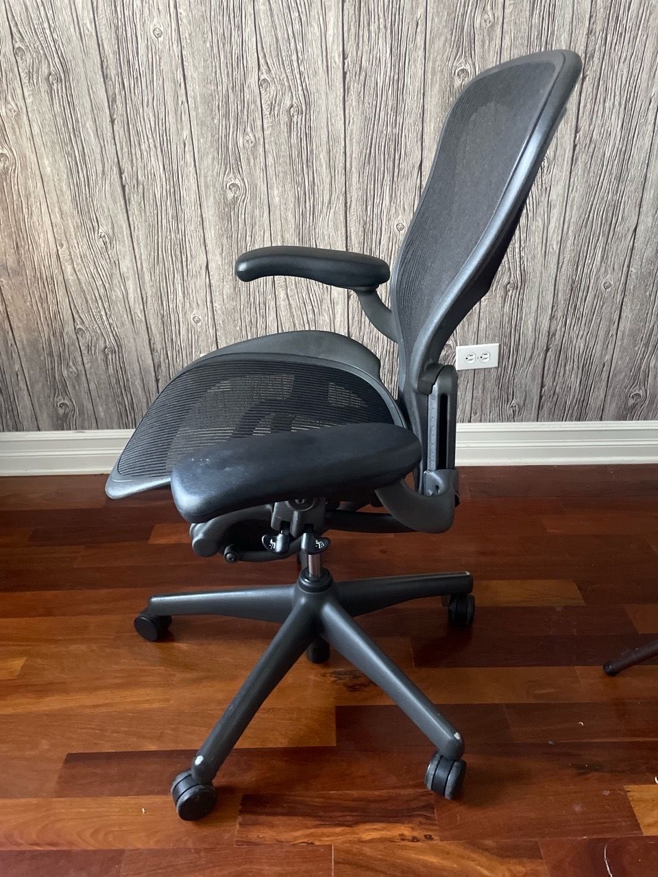 Herman Miller Chairs - photo 2