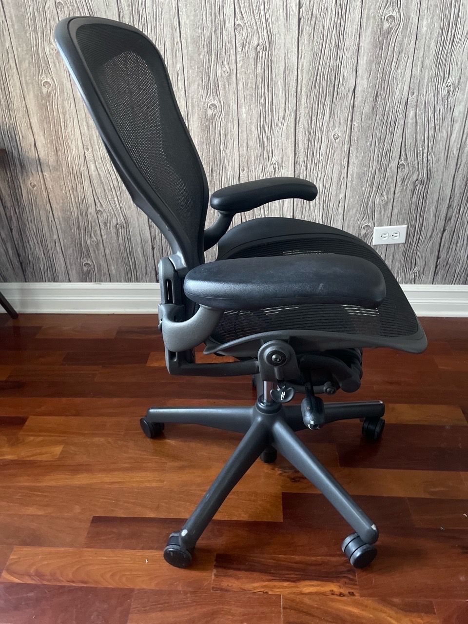 Herman Miller Chairs - photo 4