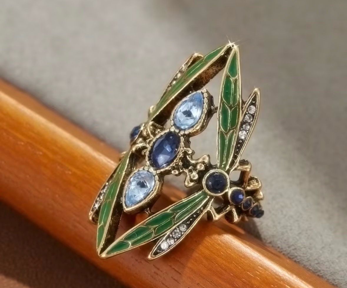 Vintage style ring