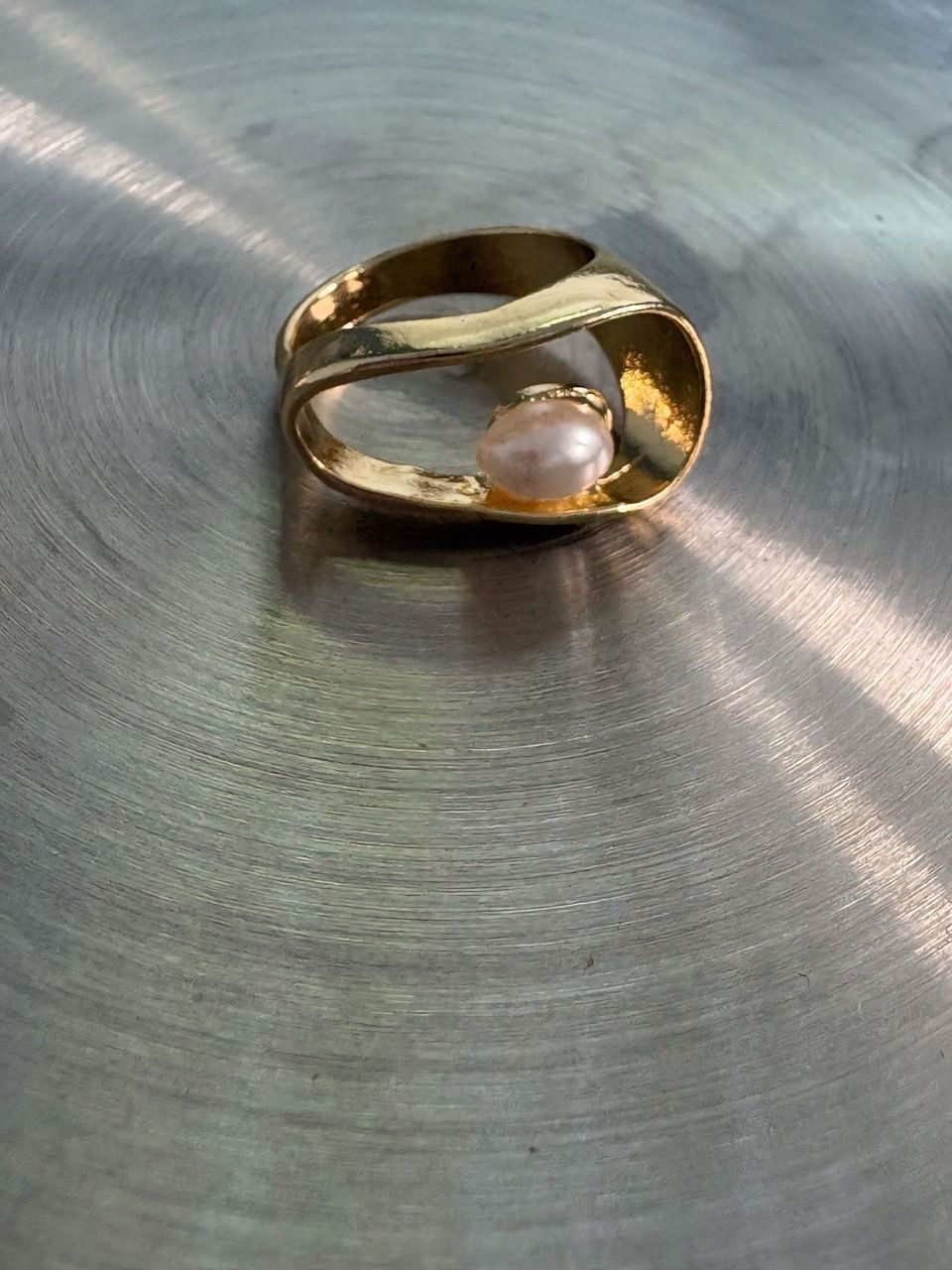 Pearl gold tone ring - photo 3