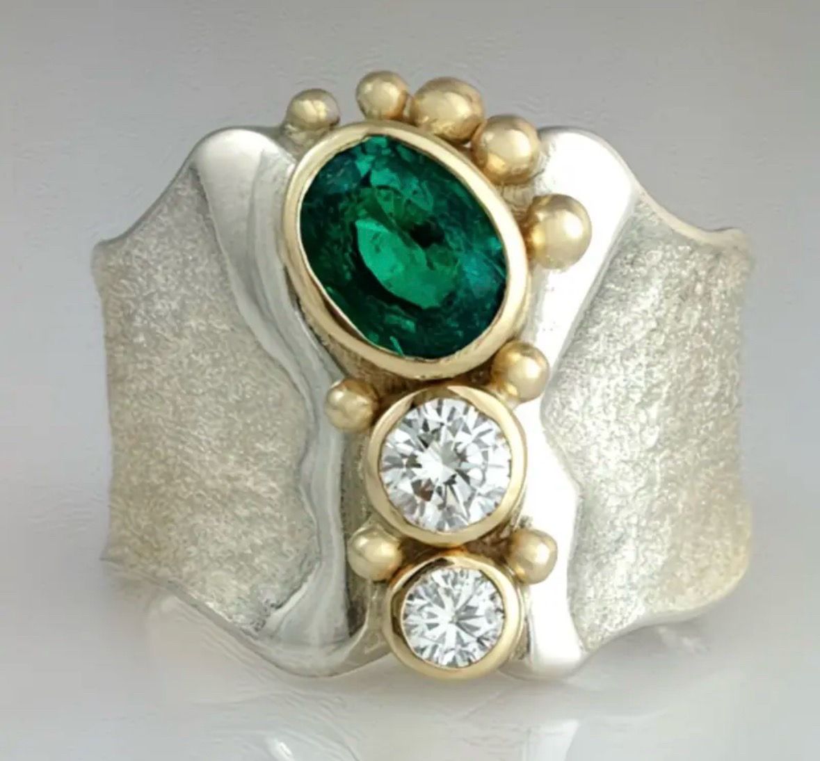 Silver and green gem ring sz 7-New