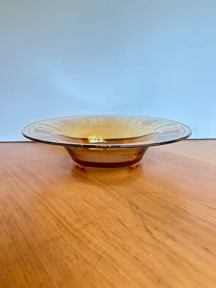 Amber depression glass - 3 toed large bowl - photo 2