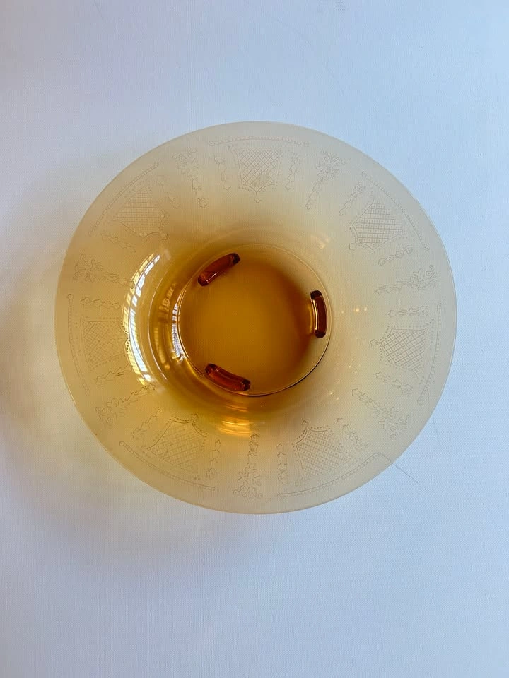 Amber depression glass - 3 toed large bowl - photo 3