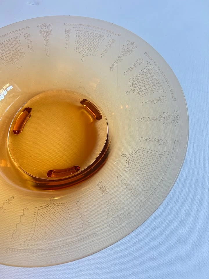 Amber depression glass - 3 toed large bowl - photo 4