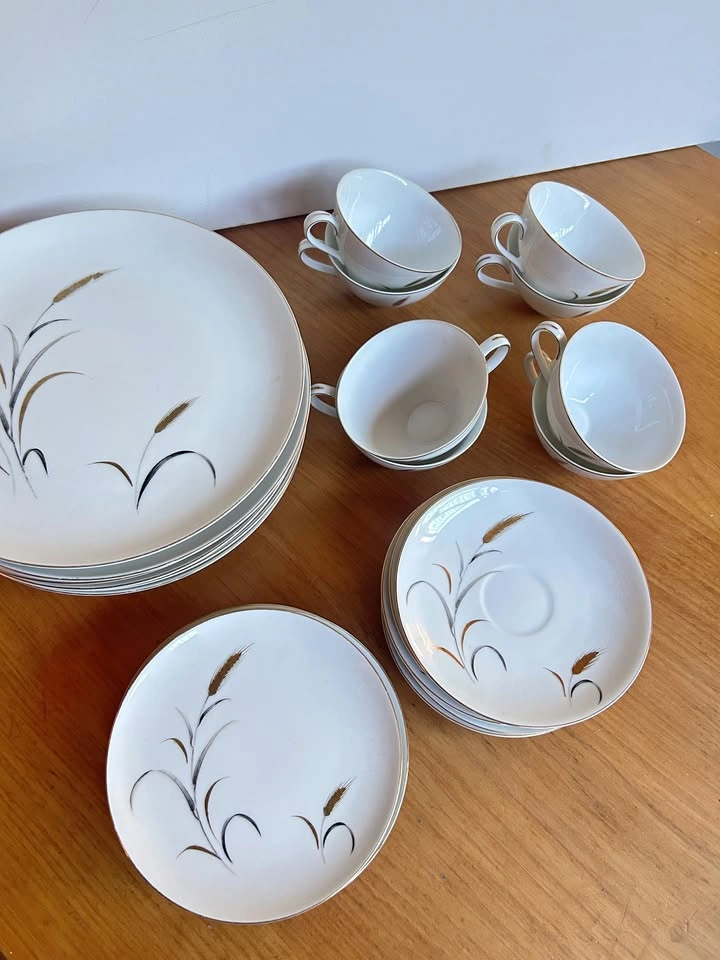 MCM Eternal Harvest 32 piece china set