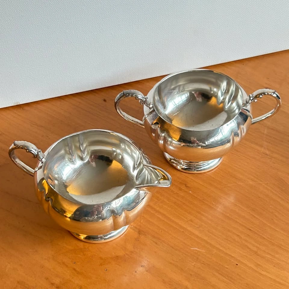 Vintage Essay silver plate cream and sugar set - photo 2