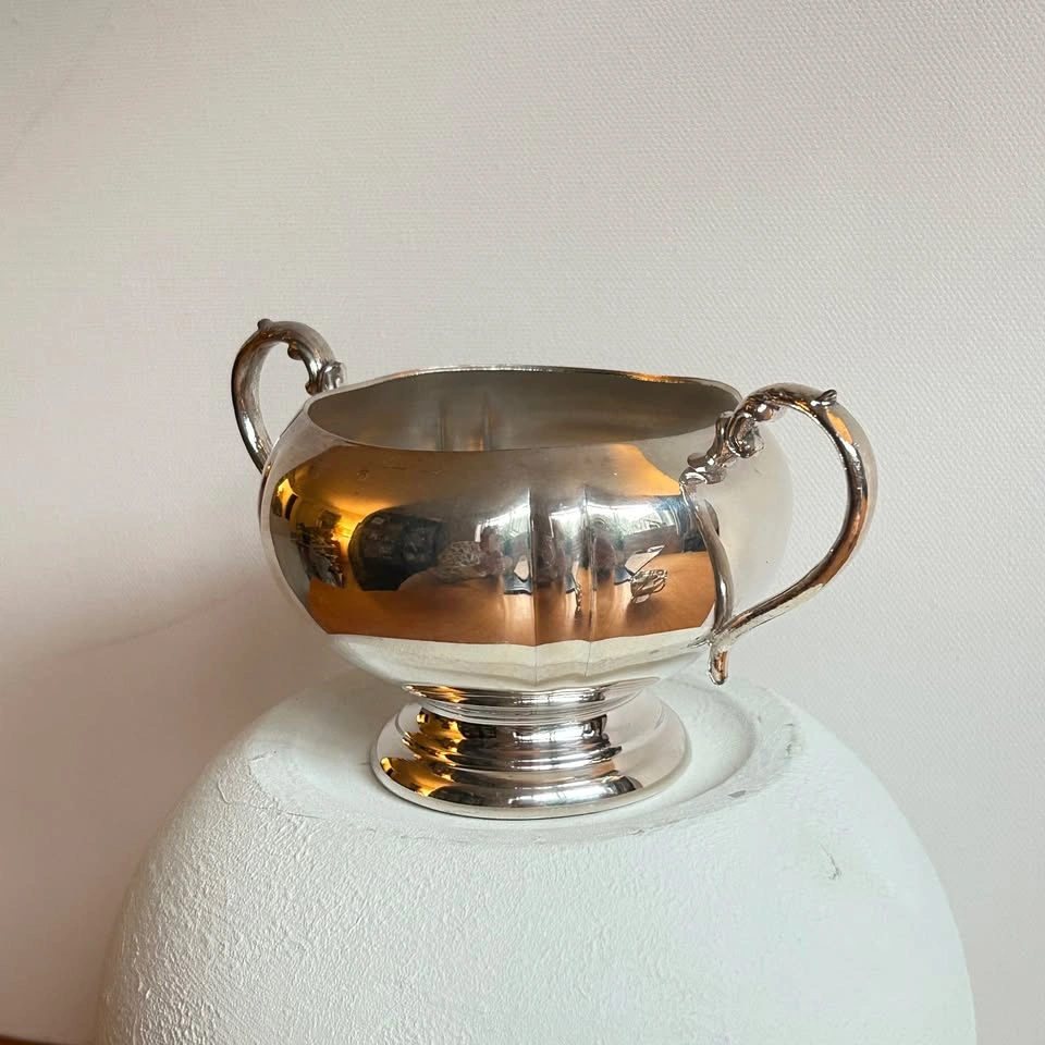 Vintage Essay silver plate cream and sugar set - photo 4