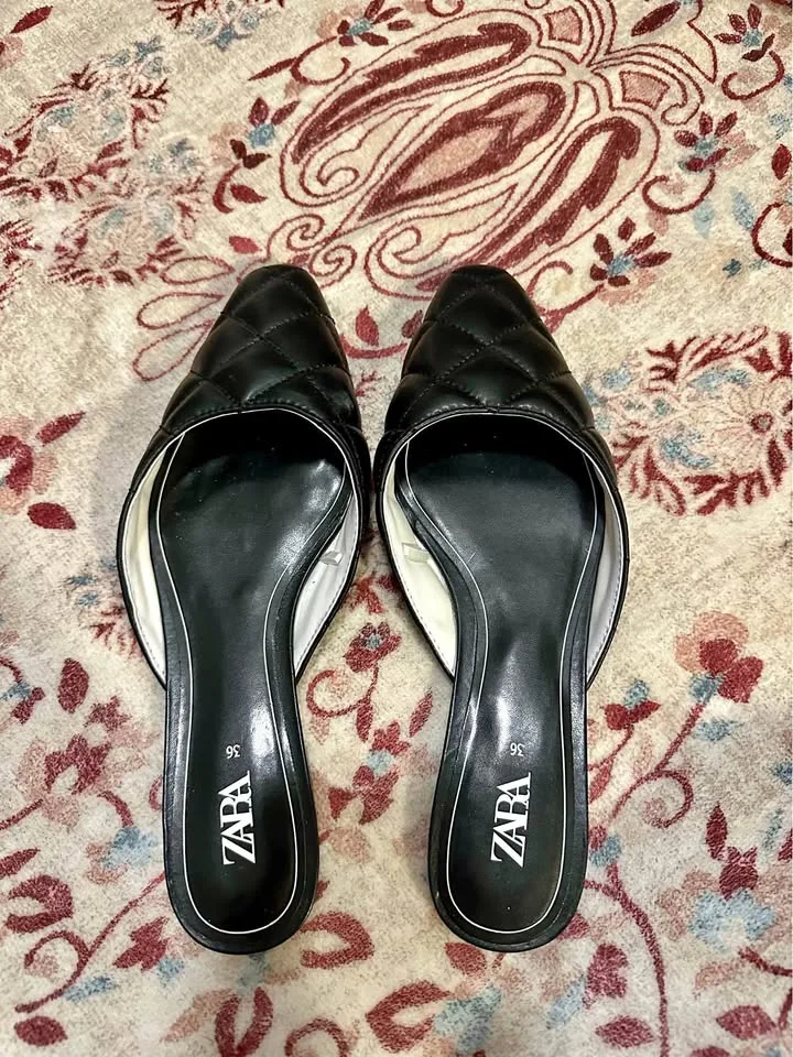 Zara black quilted slides/ sandals (size 6) thumbnail
