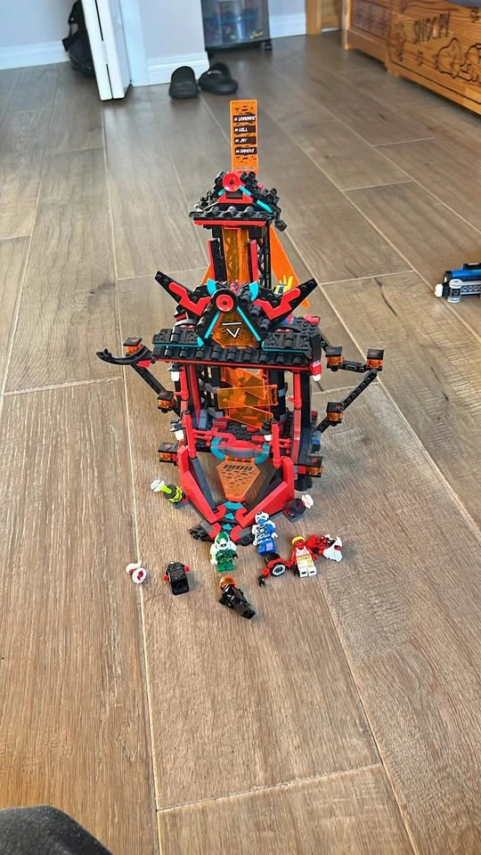 Rare LEGO Ninjago Empire Temple of Madness 71712