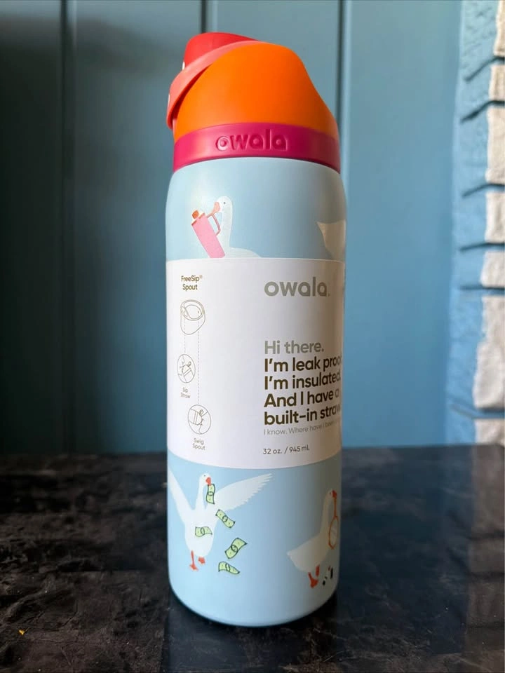 New Owala Freesip Silly Goose limited edition 32oz Bottle - photo 3