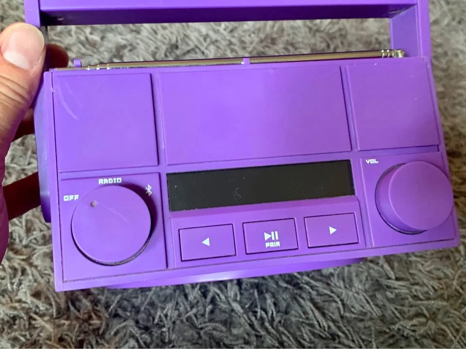 iHome ibt4 Rechargeable Boombox Bluetooth Radio image indicator(4)