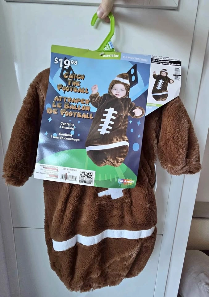 Brand new Baby Football Bunting Costume – 0–6 Months 🏈🤎