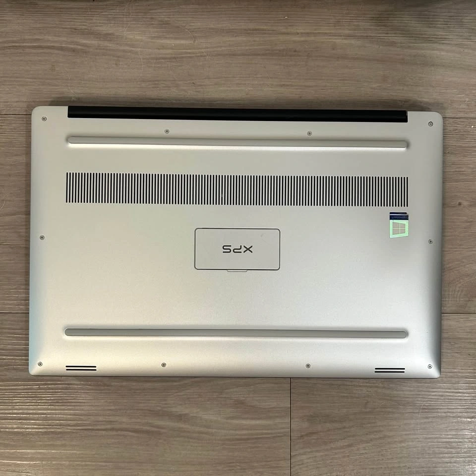 Dell XPS 9570 (For Parts/Repair) - photo 3