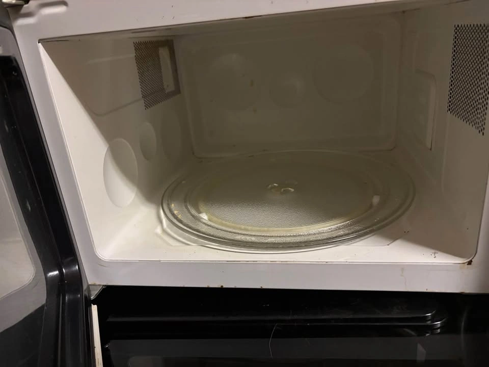 Microwave - photo 2
