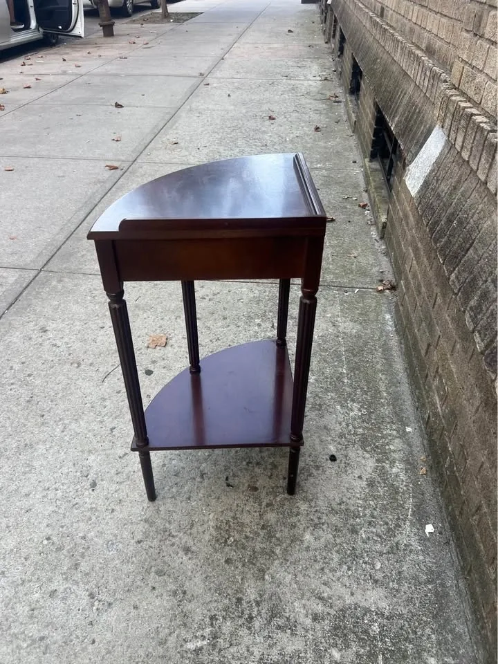 The Bombay Company Mahogany Corner Accent Table - photo 3