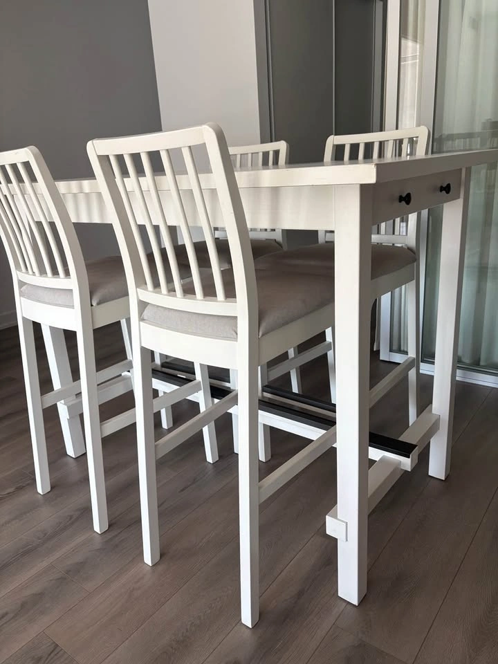 Bar Table & Chair Set – Excellent Condition - photo 2