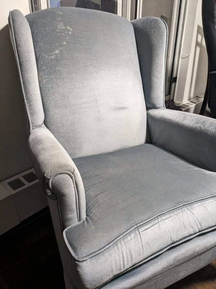 Single couch