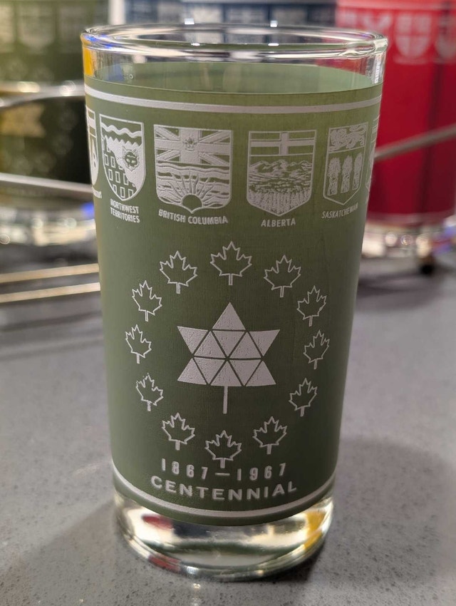Vintage Canada Centennial Glass Set & Caddy - photo 5