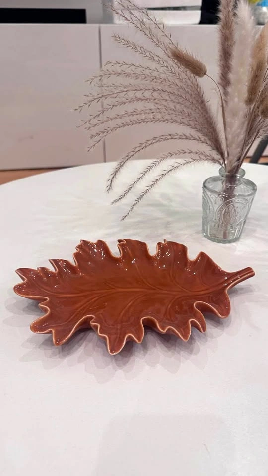 Leaf Table Decor
