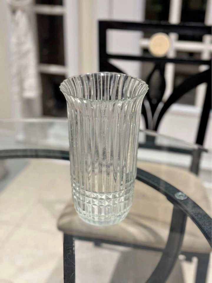 Glass vase