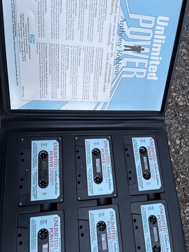 Unlimited Power Anthony Robbins Cassette Set - photo 2