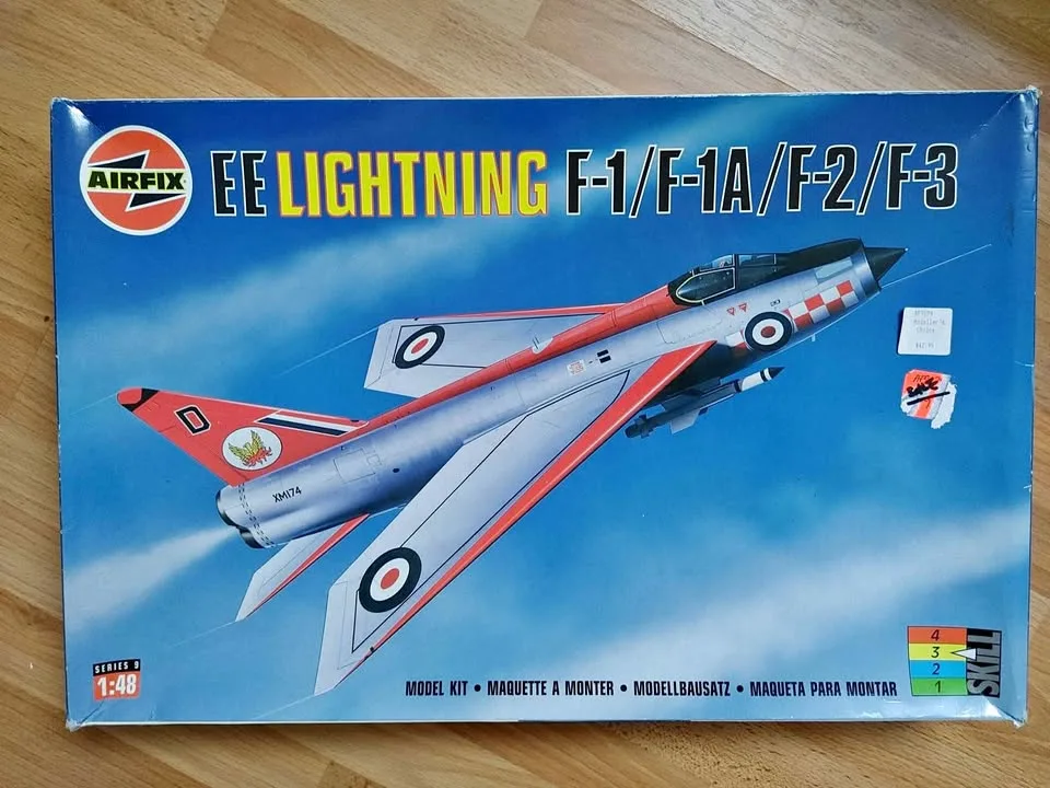 1/48 Airfix English Electric Lightning thumbnail