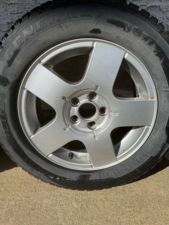 Winter tires and rims - 195/65R15 - photo 2
