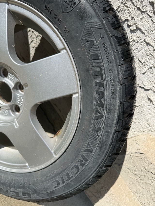 Winter tires and rims - 195/65R15 - photo 4