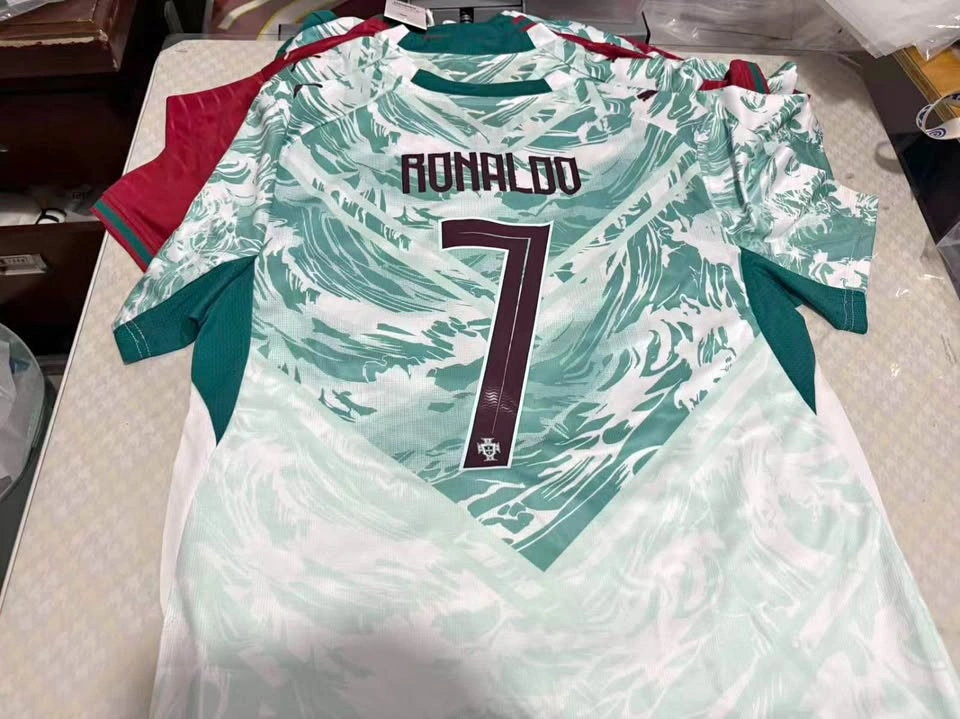 Portugal Ronaldo #7 Soccer Jersey size XL slim