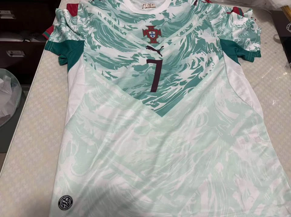 Portugal Ronaldo #7 Soccer Jersey size XL slim - photo 2