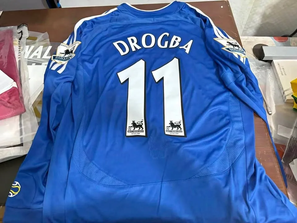 Chelsea FC Drogba #11 Long Sleeve Home Jersey size L
