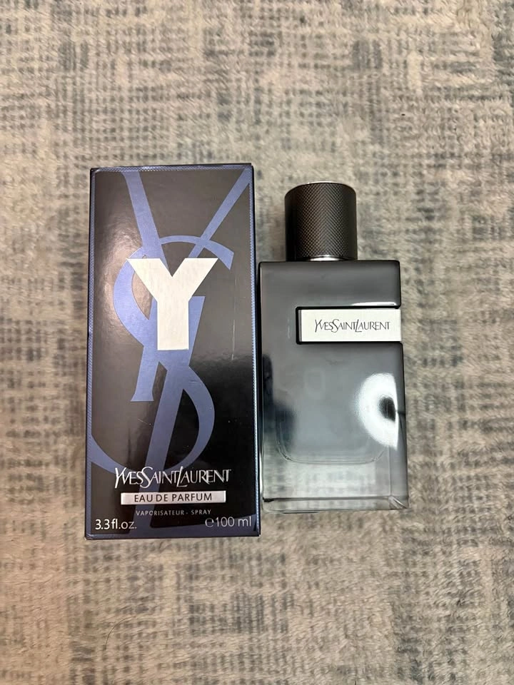Y Eau De Parfum Spray (100 ml / 3.3 fl oz)
