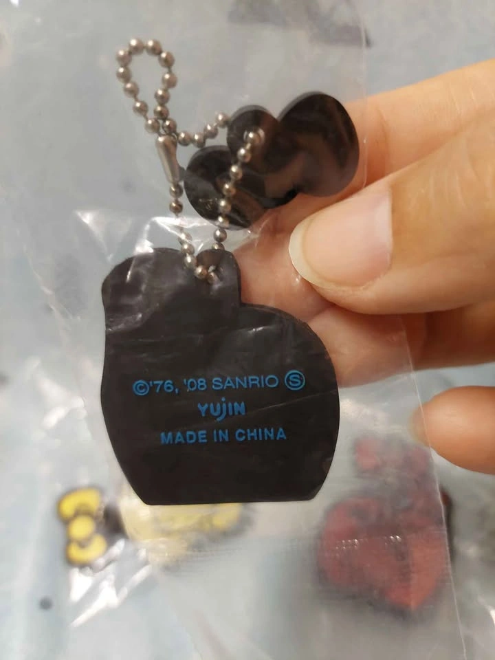 🏈 Vintage Hello Kitty - Blue Apple Key Cover gashapon w charm! - photo 2