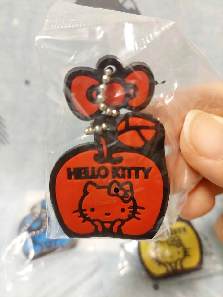 🏈 Vintage Hello Kitty - Red Apple Key Cover gashapon w charm!