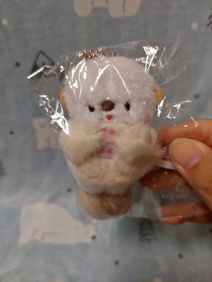 🏈 Nicoyama Pocket - Plush Sea Otter Keychain, White & Cream