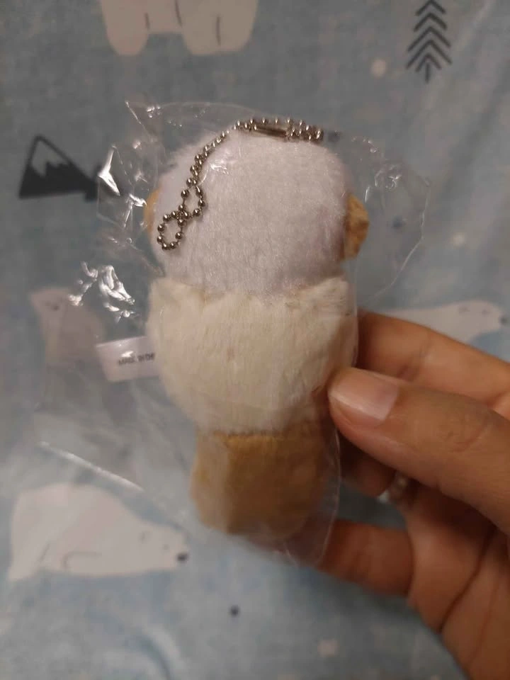 🏈 Nicoyama Pocket - Plush Sea Otter Keychain, White & Cream - photo 2