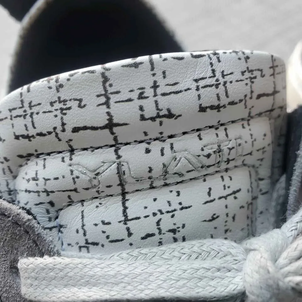 Ylati Sneakers Size 8 worn once like new image indicator(5)