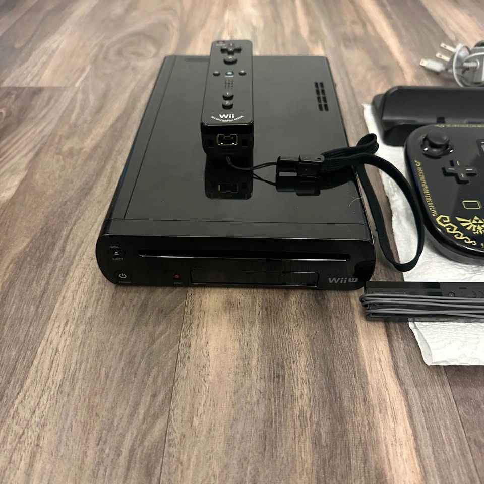 Zelda Wii U Gamepad & Console Bundle - photo 3