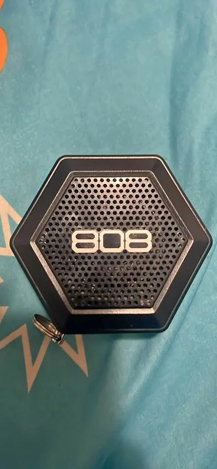 Small Portable Speaker thumbnail
