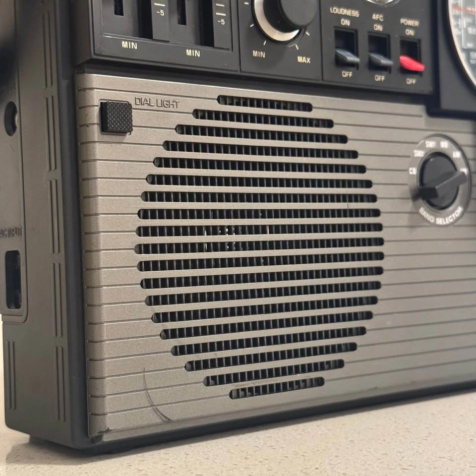 VINTAGE 1970s SANYO RP-8700 6-BAND WORLD RECEIVER RADIO 🏈 - photo 4