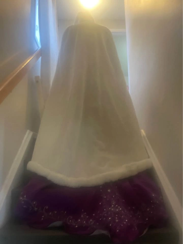 White Faux Fur Hooded Cape Costume - photo 3
