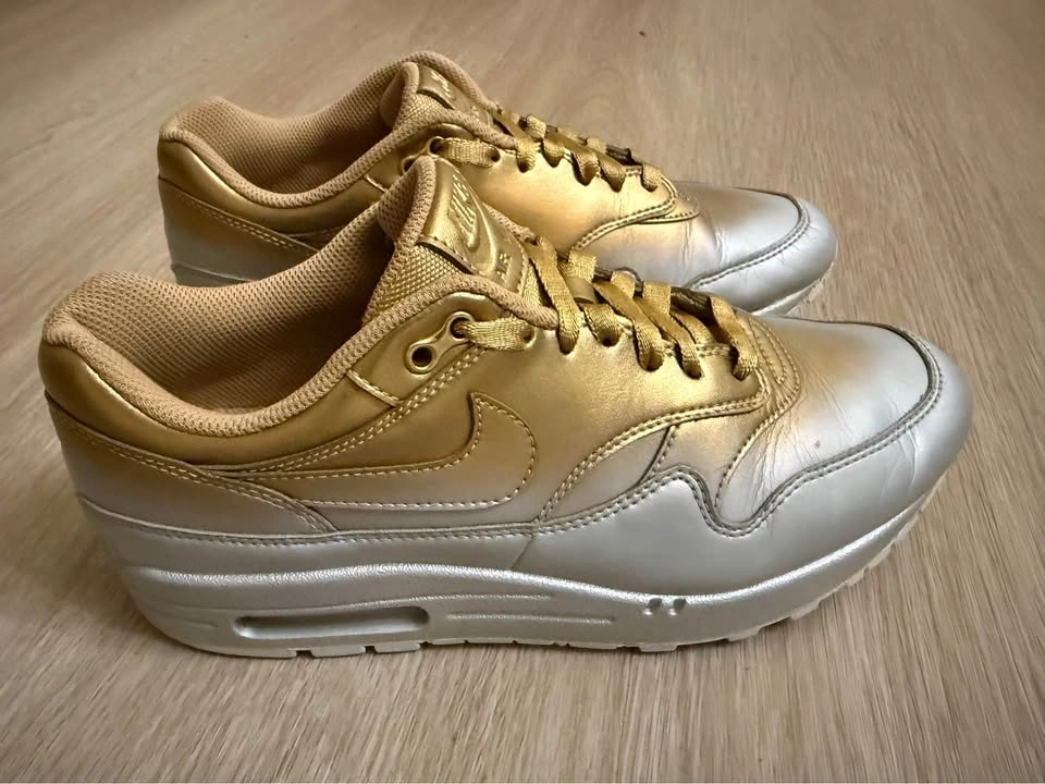 Nike Air Max Sneakers – Size 9 – Gold/Silver - photo 4