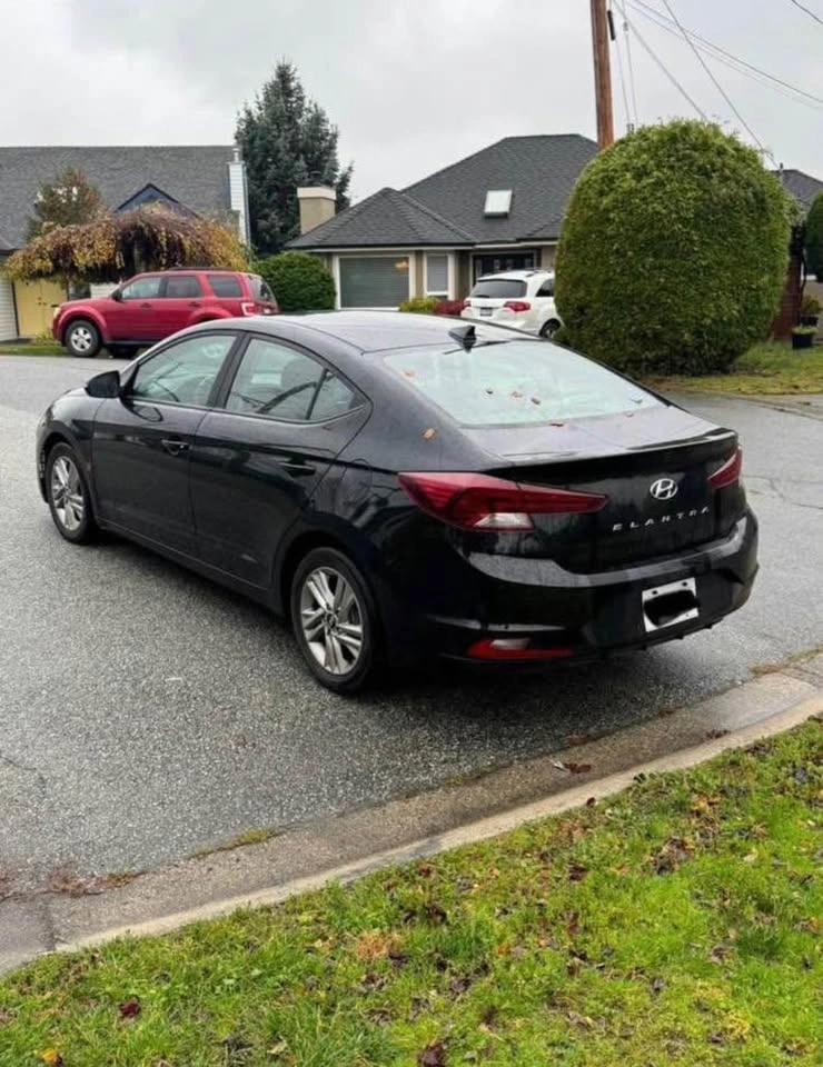 2020 Hyundai Elantra - photo 2