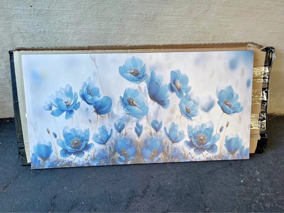 Wall art blooming blue flowers