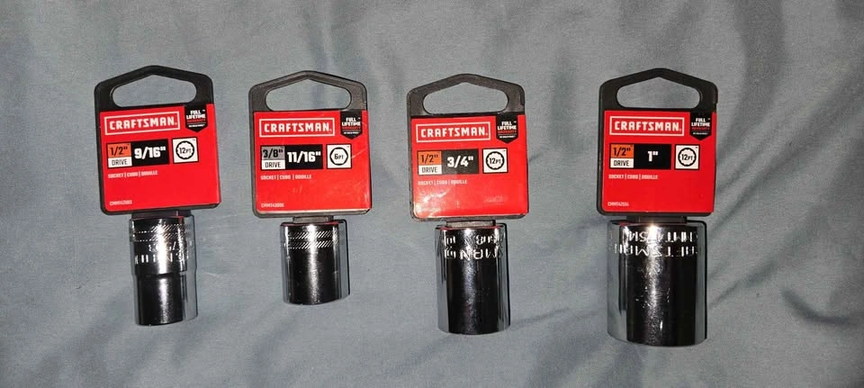 NEW Craftsman 10-Piece Socket Set (1/4", 3/8", 1/2" Drive) - photo 3
