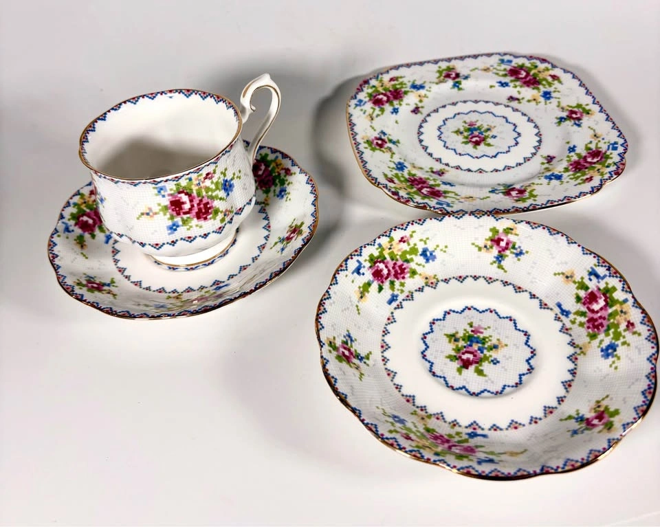 Royal Albert Petit Point Tea Trio - photo 2