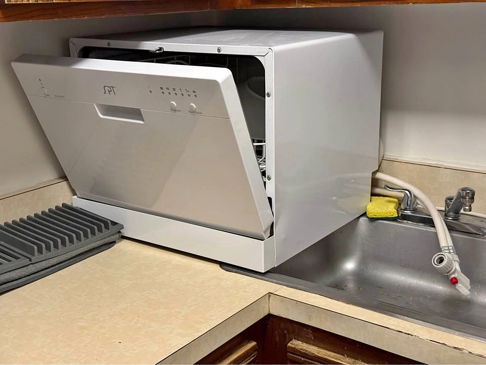 SPT Countertop Dishwasher (SD-2201W)