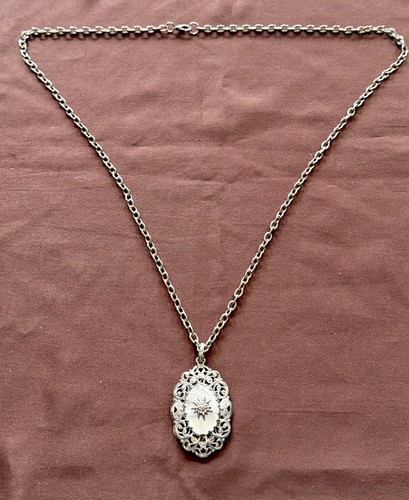 Mother Of Pearl Edelweiss Oval Filigree Pendant & 30” Chain - photo 2